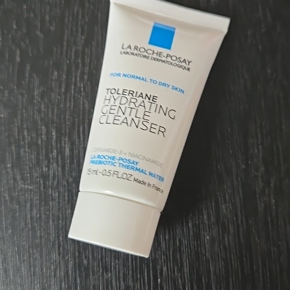 La Roche-Posay Toleriane Hydrating Gentle Cleanser Mini Travel Try It Size Lady - Picture 8 of 12